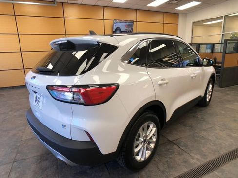 Certified 2022 Ford Escape SE w/ Convenience Package FWD image 7