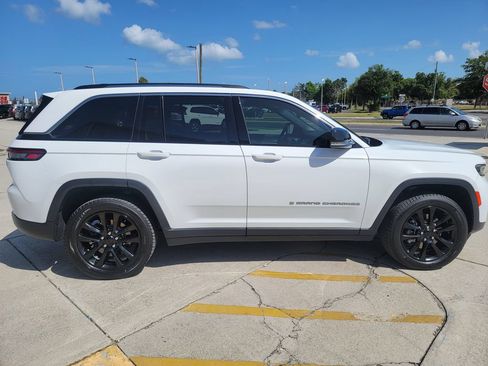 Used 2024 Jeep Grand Cherokee Limited 4xe w/ Trailer Tow Package AWD/4WD image 6