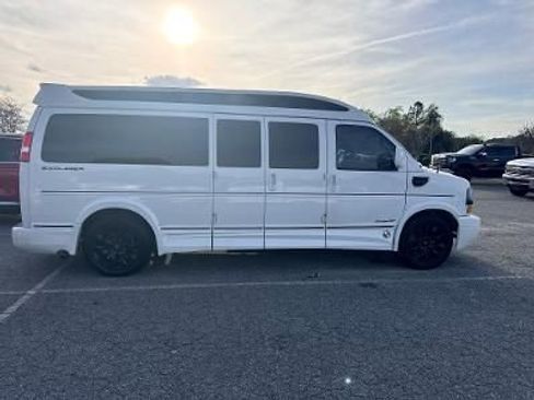 Used 2023 Chevrolet Express 2500 Extended image 6