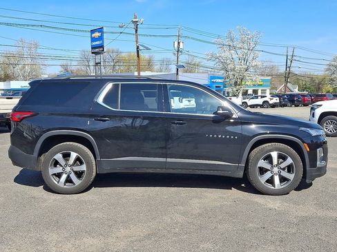Used 2023 Chevrolet Traverse LT w/ LT Premium Package image 9
