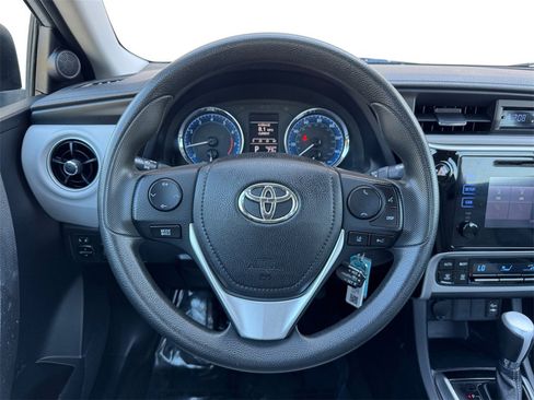 Used 2017 Toyota Corolla LE image 23