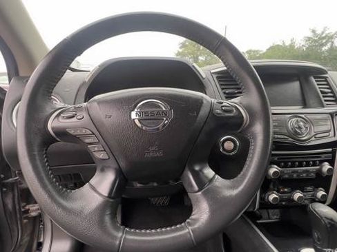 Used 2018 Nissan Pathfinder SV w/ Cargo Package AWD/4WD image 11