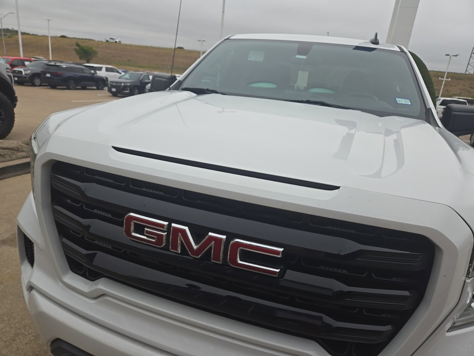 Used 2020 GMC Sierra 1500 Elevation w/ Elevation Value Package RWD image 2