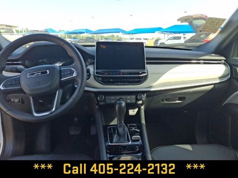 Used 2025 Jeep Compass Limited AWD/4WD image 16