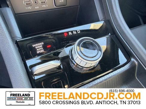 New 2025 Jeep Grand Cherokee L Limited w/ MOPAR Finishing Package AWD/4WD image 31