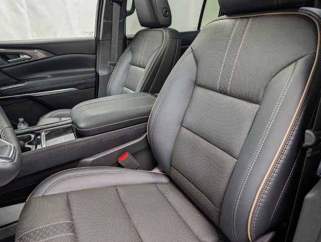 Used 2026 Chevrolet Traverse High Country w/ LPO, Floor Liner Package AWD/4WD image 10