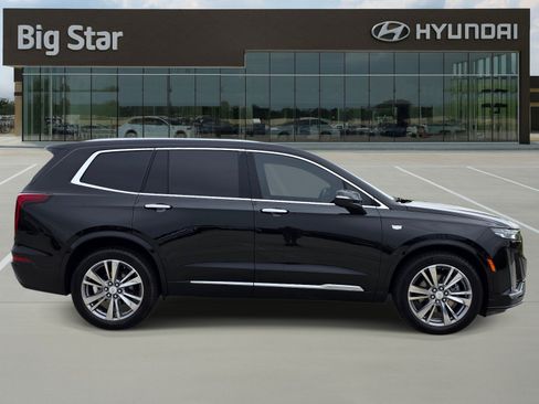 Used 2022 Cadillac XT6 Premium Luxury w/ Technology Package FWD image 5