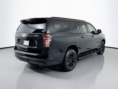 Used 2022 Chevrolet Suburban Z71 w/ Luxury Package AWD/4WD image 4