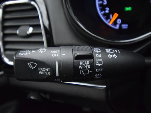 Used 2021 Jeep Grand Cherokee Overland AWD/4WD image 36