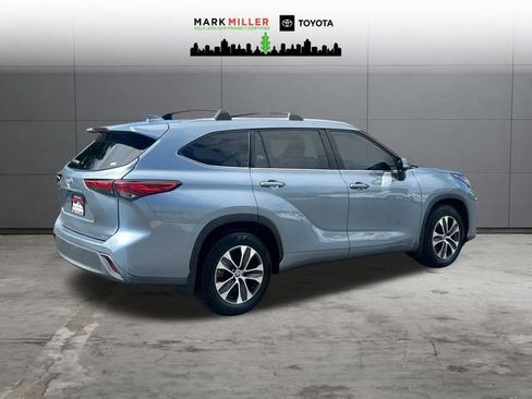 Used 2021 Toyota Highlander XLE FWD image 6