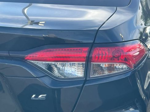 Used 2022 Toyota Corolla LE image 18