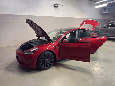 Used 2021 Tesla Model 3 Performance AWD/4WD image 9