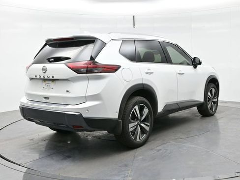 Used 2024 Nissan Rogue SL image 7