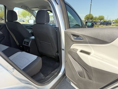 Used 2022 Chevrolet Equinox LT FWD image 23