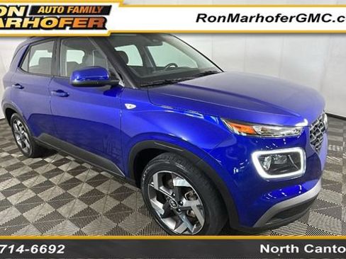 Used 2023 Hyundai Venue Limited FWD image 1