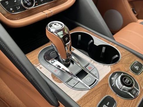 Used 2025 Bentley Bentayga S image 27