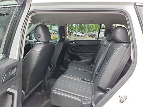Used 2022 Volkswagen Tiguan SE FWD image 10