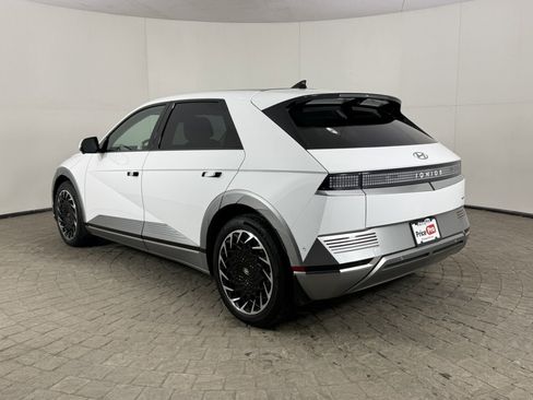 Used 2024 Hyundai Ioniq 5 Limited image 5