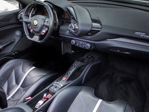 Used 2019 Ferrari 488 Spider Base image 14