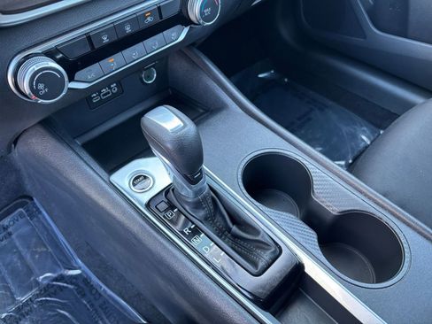 Used 2025 Nissan Altima 2.5 SV FWD image 37