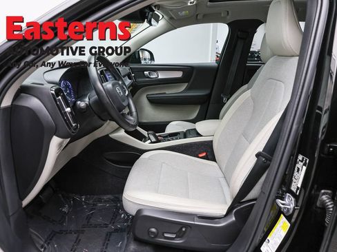 Used 2020 Volvo XC40 T5 Momentum AWD/4WD image 14