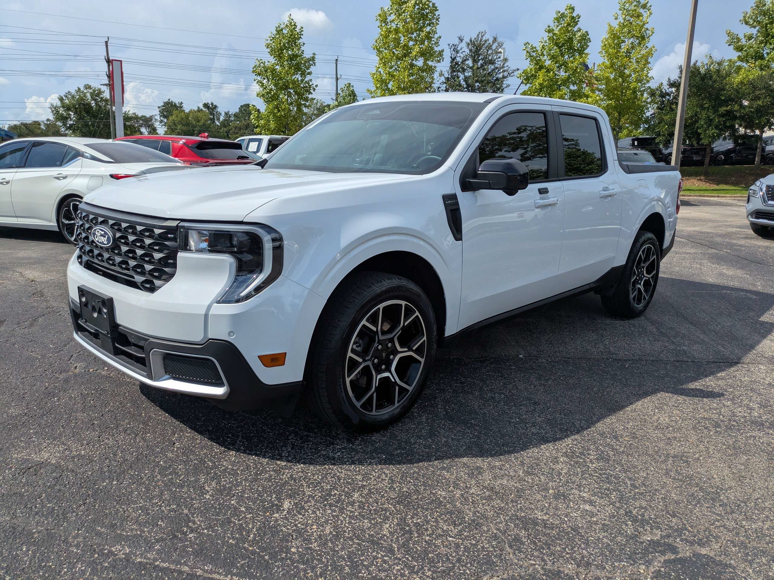 Used 2025 Ford Maverick Lariat w/ 4K Tow Package AWD/4WD image 8