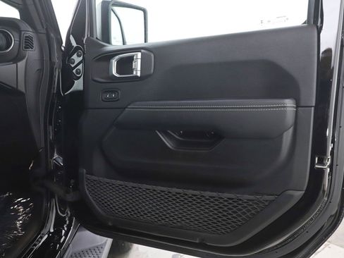 Used 2022 Jeep Wrangler Unlimited Sahara w/ Cold Weather Group image 9