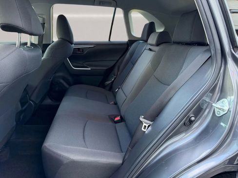 Used 2019 Toyota RAV4 LE w/ Carpet Mat Package image 12