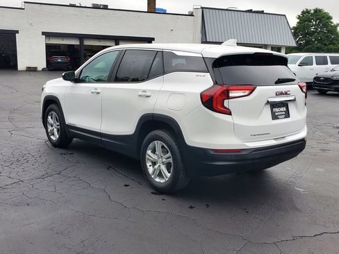 Used 2024 GMC Terrain SLE FWD image 4