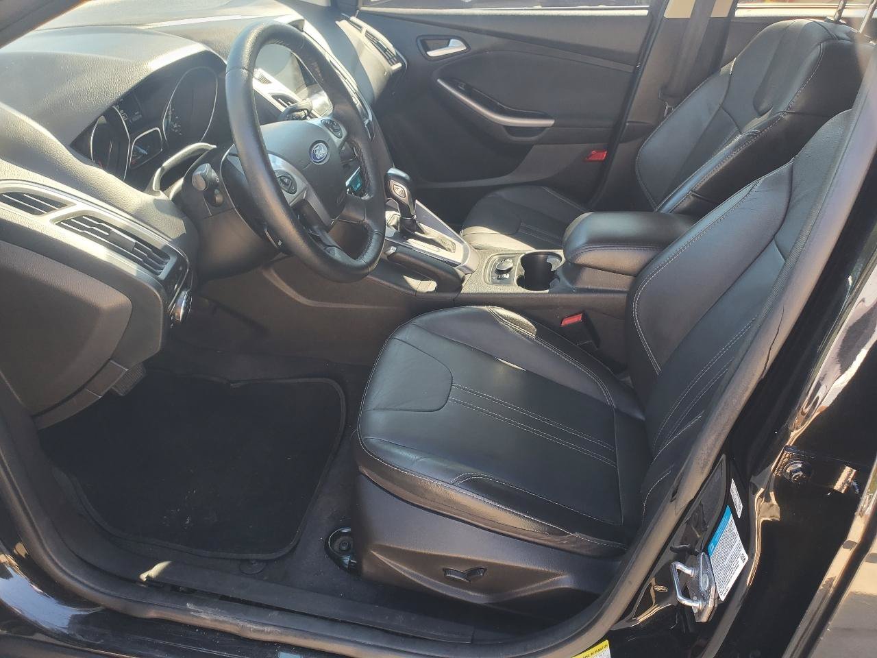 Used 2014 Ford Focus Titanium FWD image 15