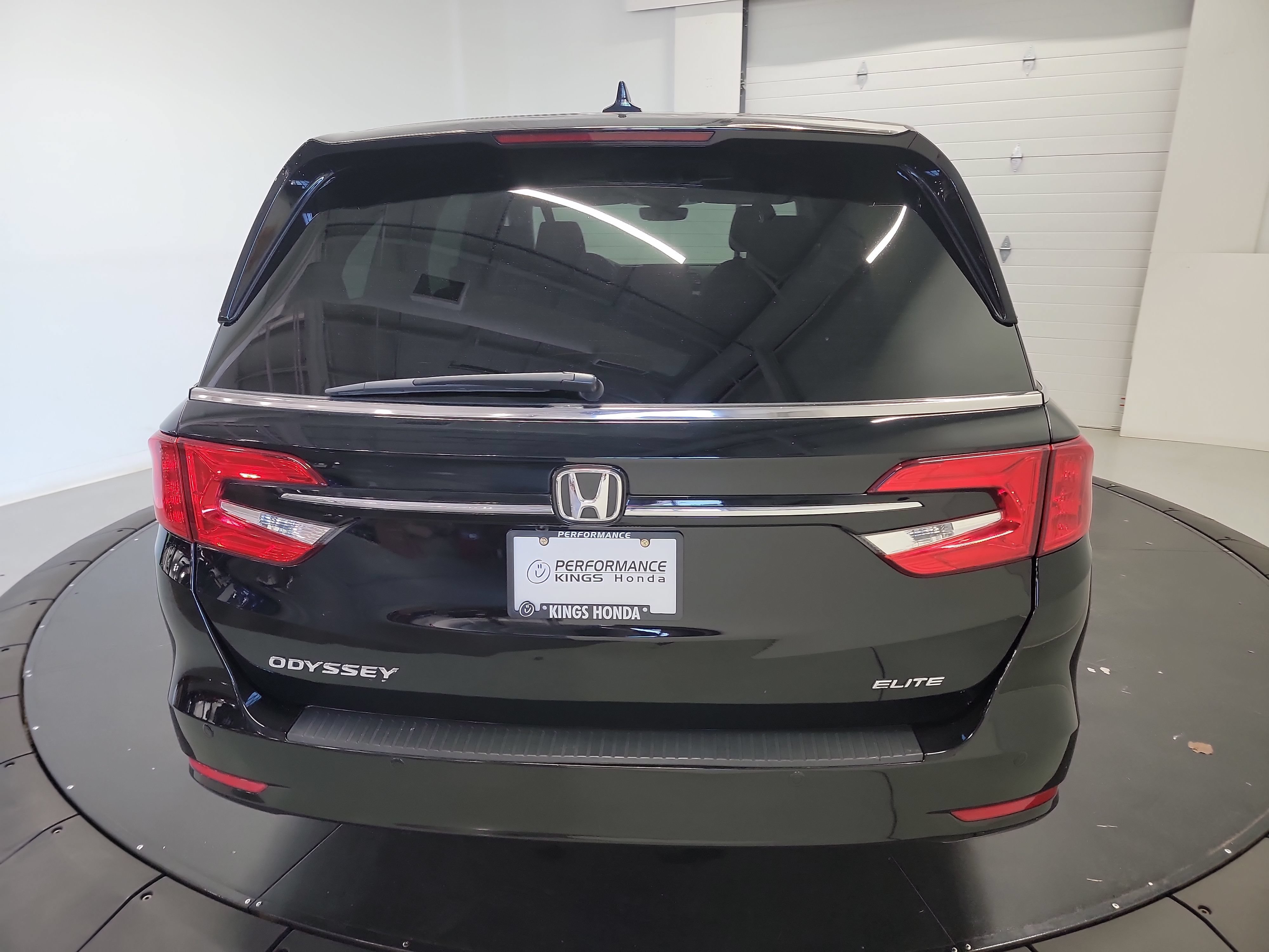Used 2024 Honda Odyssey Elite image 8