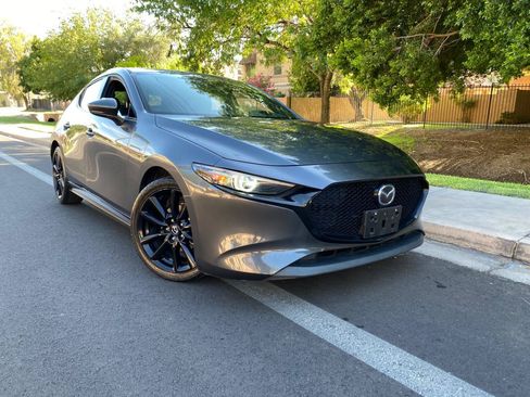 Used 2021 MAZDA MAZDA3 s FWD image 2
