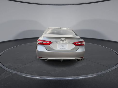 Used 2019 Toyota Camry SE FWD image 7