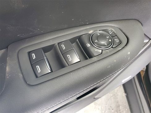 New 2026 Cadillac XT5 Luxury w/ LPO, Floor Liner Package image 9