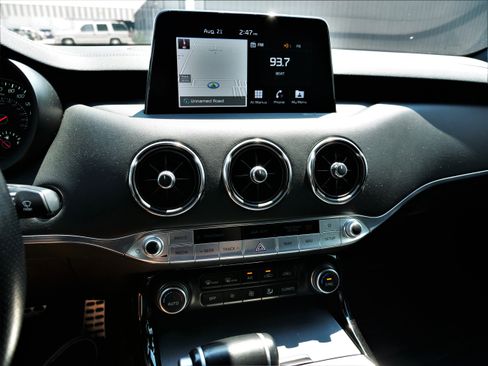 Used 2020 Kia Stinger GT1 image 19