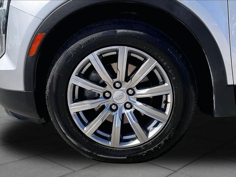 Used 2022 Cadillac XT4 Premium Luxury w/ Safety Alert Package AWD/4WD image 10