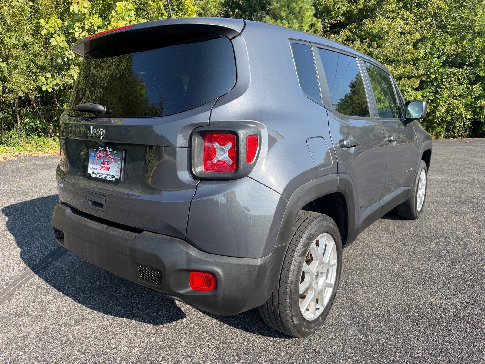 Used 2023 Jeep Renegade Latitude AWD/4WD image 14
