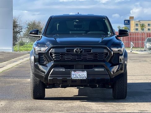 Certified 2025 Toyota Tacoma TRD Off-Road image 11