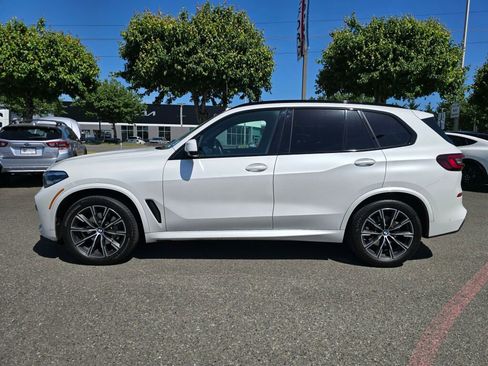 Used 2021 BMW X5 xDrive40i w/ M Sport Package AWD/4WD image 2