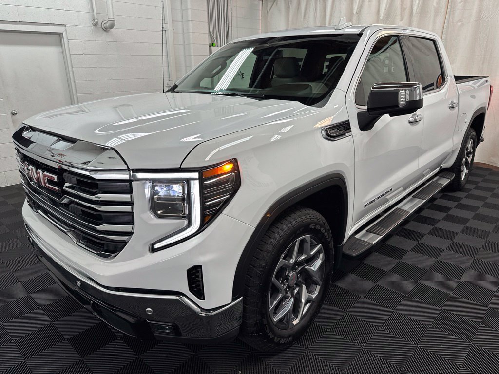 Used 2026 GMC Sierra 1500 SLT w/ SLT Premium Plus Package AWD/4WD image 4