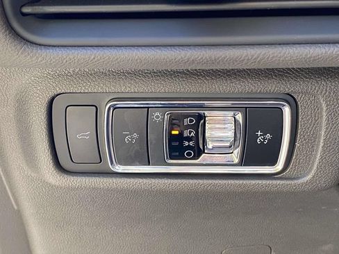Used 2024 Lincoln Corsair Reserve w/ Equipment Group 201A FWD image 15