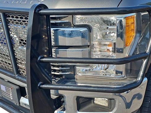 Used 2017 Ford F250 Lariat w/ Lariat Value Package AWD/4WD image 27