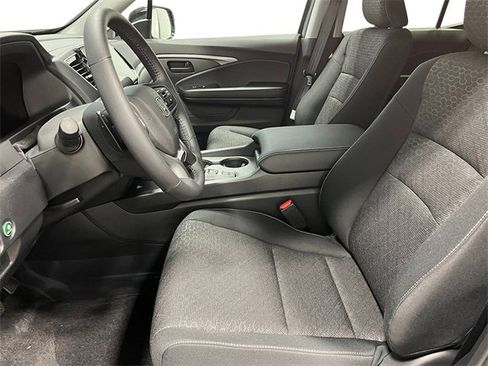 Used 2025 Honda Ridgeline Sport image 14