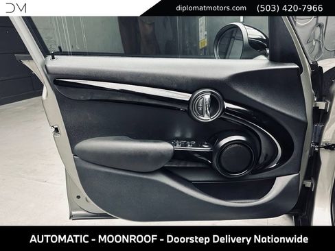 Used 2019 MINI Cooper 4-Door Hardtop w/ Signature Upholstery Package FWD image 25