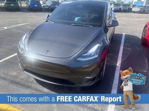 Used 2022 Tesla Model Y Long Range image 2