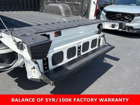 Used 2023 Chevrolet Silverado 1500 High Country w/ High Country Premium Package AWD/4WD image 17