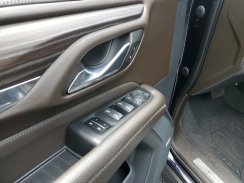Used 2023 GMC Yukon XL Denali AWD/4WD image 17