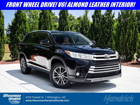 Used 2018 Toyota Highlander XLE FWD image 1