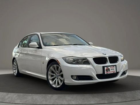 Used 2011 BMW 328i xDrive Sedan image 2