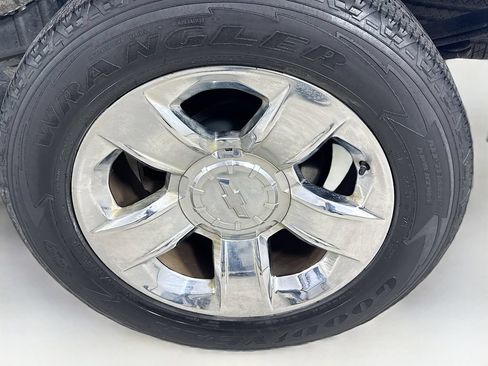 Used 2018 Chevrolet Silverado 1500 LTZ w/ Texas Edition RWD image 38